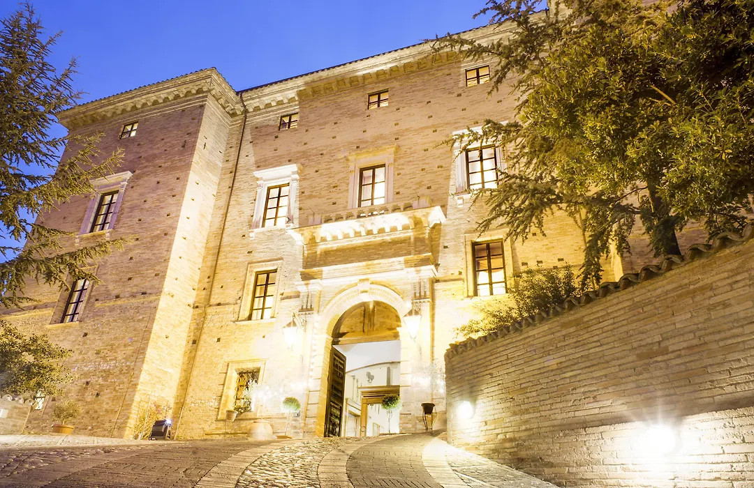 Castello Chiola Dimora Storica-1
